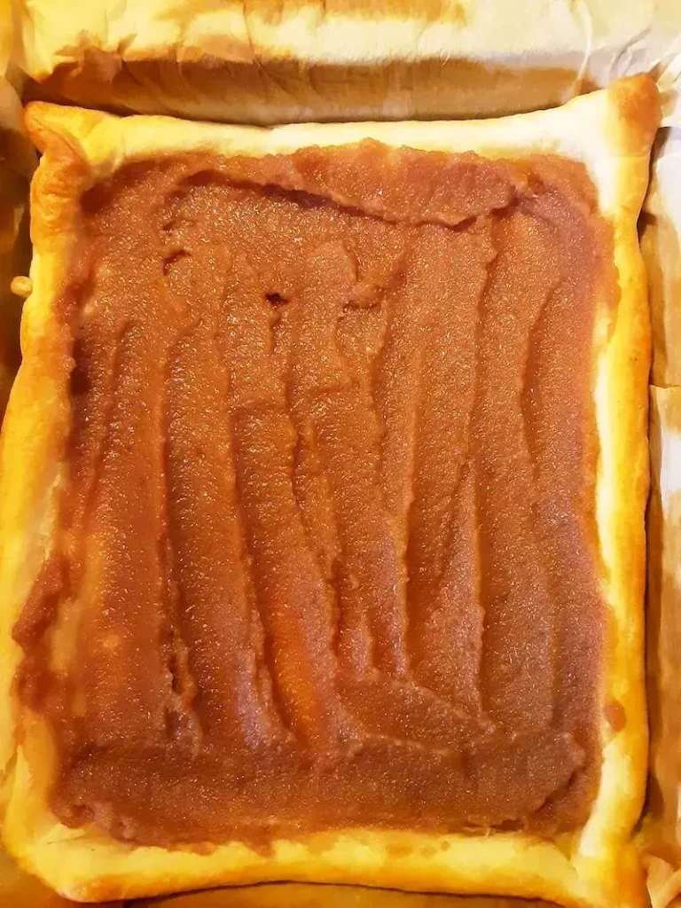 pastel-mermelada-de-cebolla-y-queso-cabra