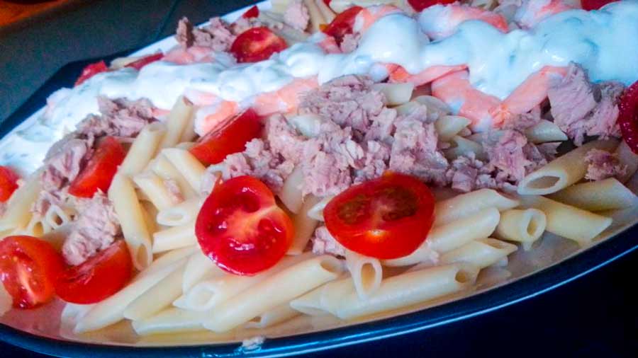 ensalada-de-pasta-con-salsa-tartara.